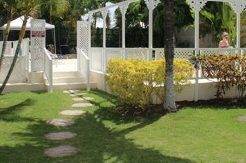 Southern Surf Beach Apartments Rockley Екстериор снимка