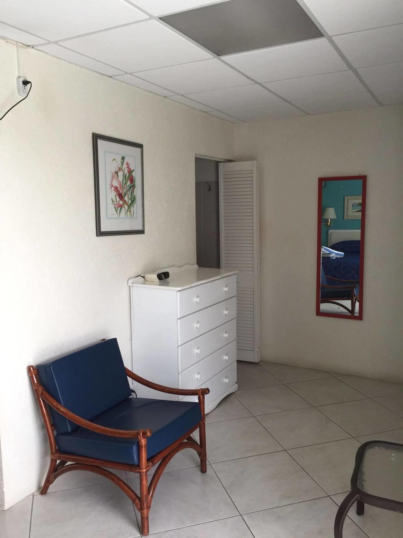 Southern Surf Beach Apartments Rockley Екстериор снимка