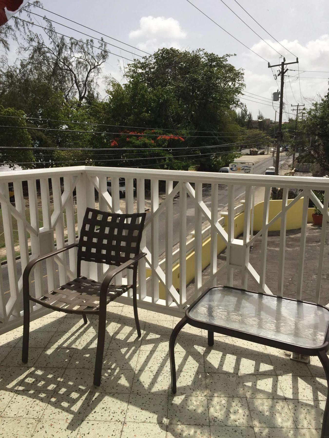 Southern Surf Beach Apartments Rockley Екстериор снимка