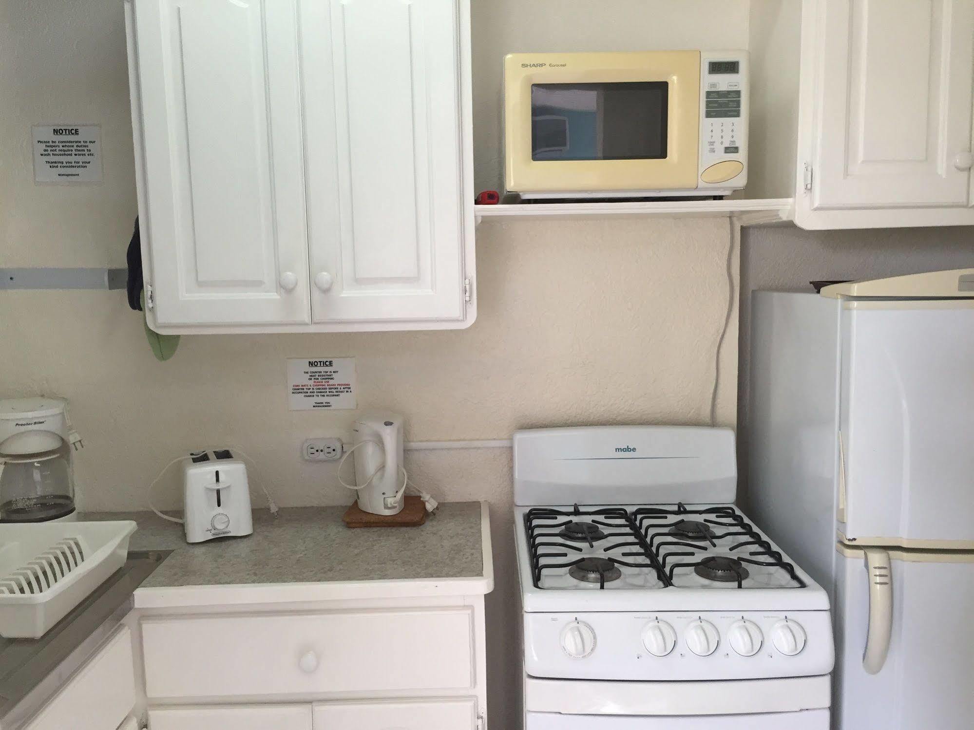 Southern Surf Beach Apartments Rockley Екстериор снимка