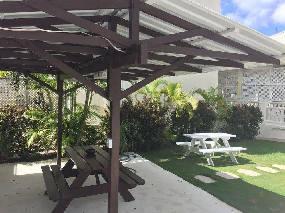 Southern Surf Beach Apartments Rockley Екстериор снимка